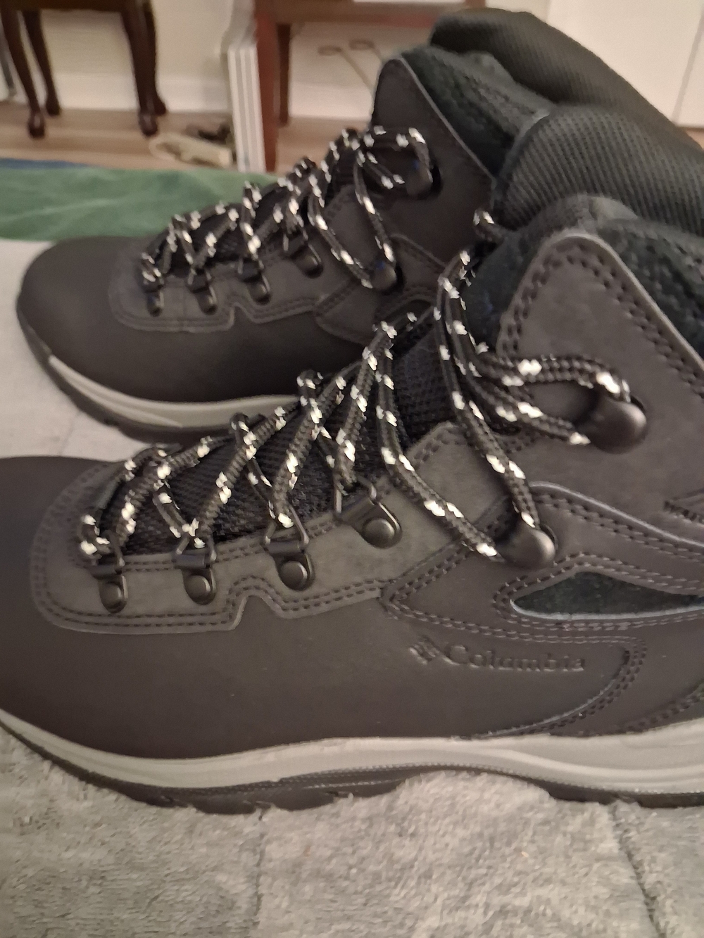 NEW W/BOX Columbia Blk Waterproof Hiking Boots Newton Ridge Plus US Women's 10.5